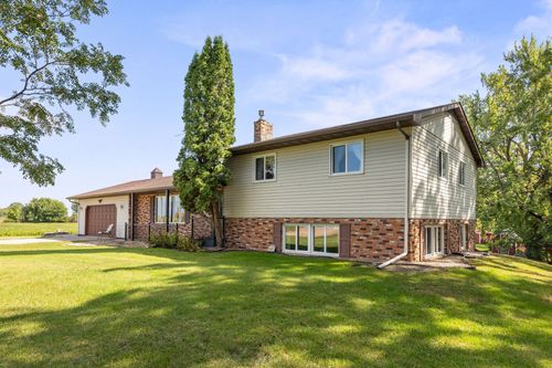 21575 York Rd, Hutchinson, MN, 55350-6706 | Card Image