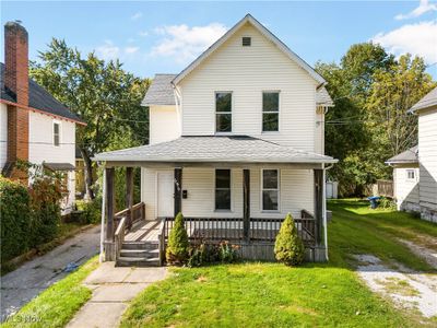 656 Kling Street, Home with 5 bedrooms, 2 bathrooms and null parking in Akron OH | Image 2