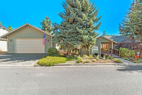 99 Ridgecrest Dr, Klamath Falls, OR, 97601-1547 | Card Image