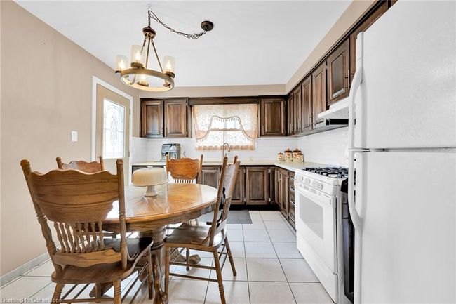 11 Algonquin Crt, House other with 3 bedrooms, 2 bathrooms and 3 parking in Hamilton ON | Image 12