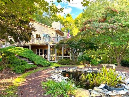 2240 E Cumming Woods Ln, Hendersonville, NC, 28739-8829 | Card Image