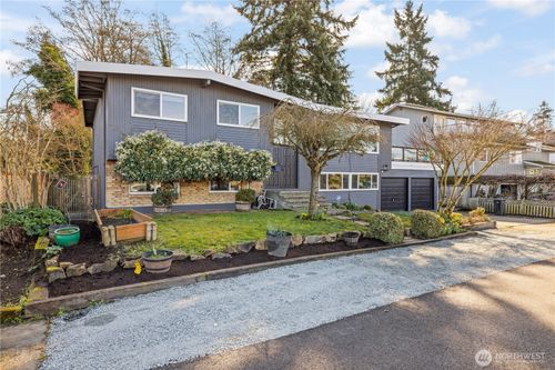 13666 18th Ave Sw, Burien, WA, 98166-1047 | Card Image