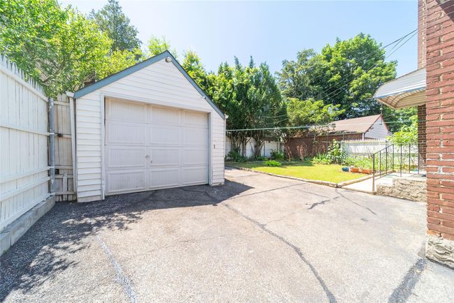 58 219 Th St, House other with 4 bedrooms, 3 bathrooms and null parking in Bayside Hills NY | Image 15