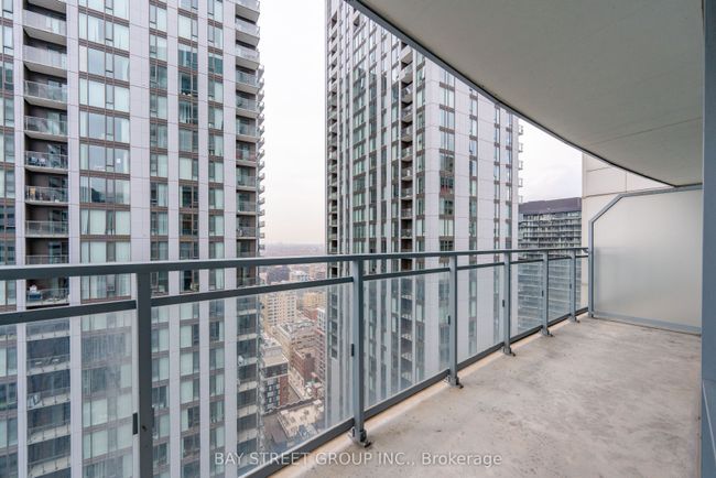 3212 - 21 Widmer St, Condo with 2 bedrooms, 1 bathrooms and null parking in Toronto ON | Image 24