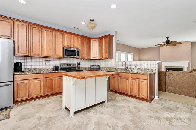 Kitchen | Image 25