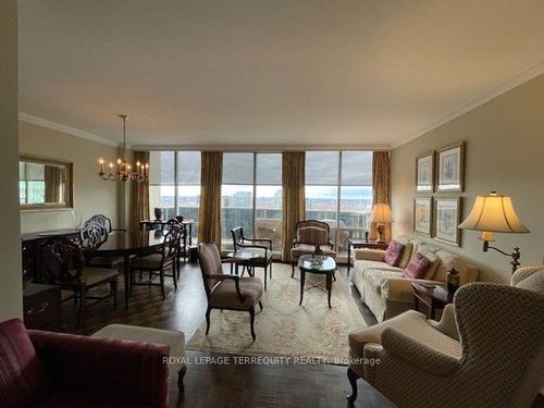 2511-400 Walmer Rd, York, ON, M5P2X7 | Card Image