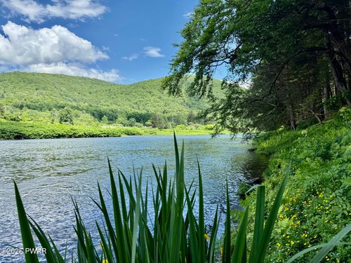 498 Penn York Rd, Starlight, PA, 18461-1061 | Card Image