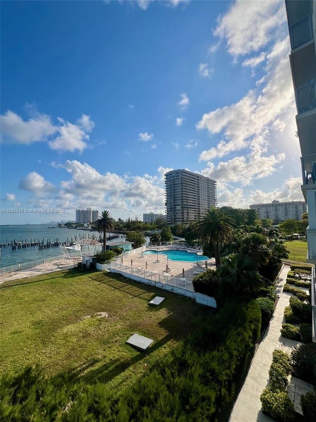 4D - 11111 Biscayne Blvd, Condo with 2 bedrooms, 2 bathrooms and null parking in Miami FL | Image 22