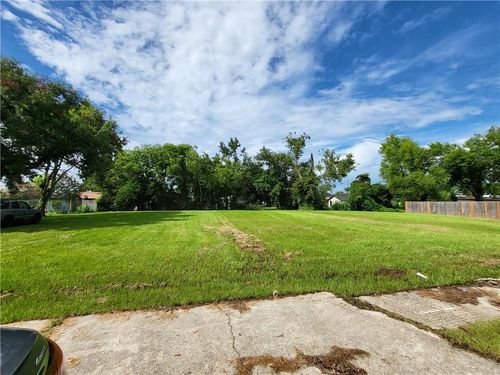 3023 Sam Lenox St, Jefferson, LA, 70121-1945 | Card Image