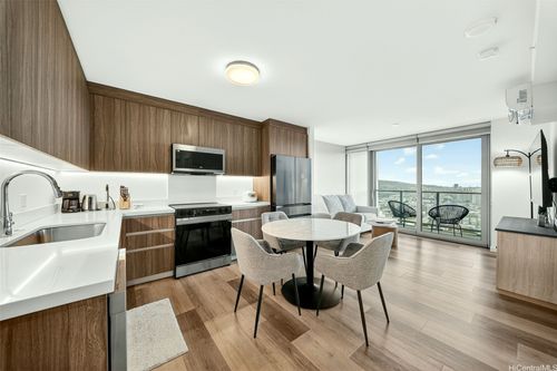 3305r-1500 Rycroft St, Honolulu, HI, 96814 | Card Image