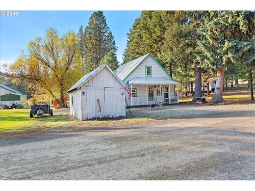 237 Bonanza St, Sumpter, OR, 97877-2513 | Card Image