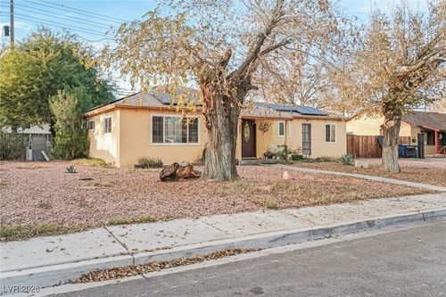 1236 Melville Dr, Las Vegas, NV, 89102-1822 | Card Image