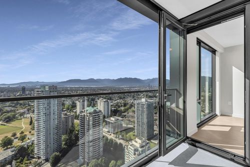 3305-5987 Wilson Avenue, Burnaby, BC, V5H0L7 | Card Image