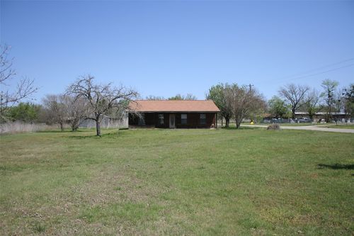 112 Marlin St, McDade, TX, 78650-5048 | Card Image