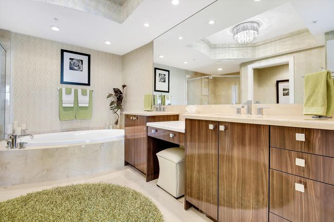 APT-1410 - 1 N Ocean Blvd, Condo with 2 bedrooms, 2 bathrooms and null parking in Pompano Beach FL | Image 17