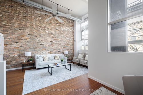 201-1852 Queen St E, Toronto, ON, M4L1H1 | Card Image