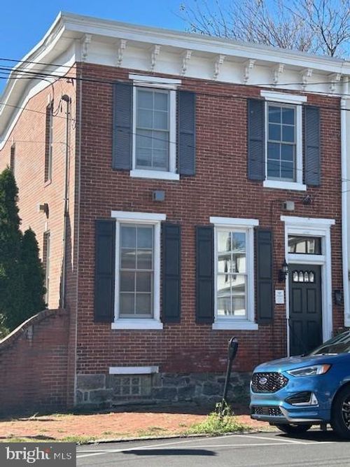 fl-2nd-2 W Front St, MEDIA, PA, 19063-3306 | Card Image