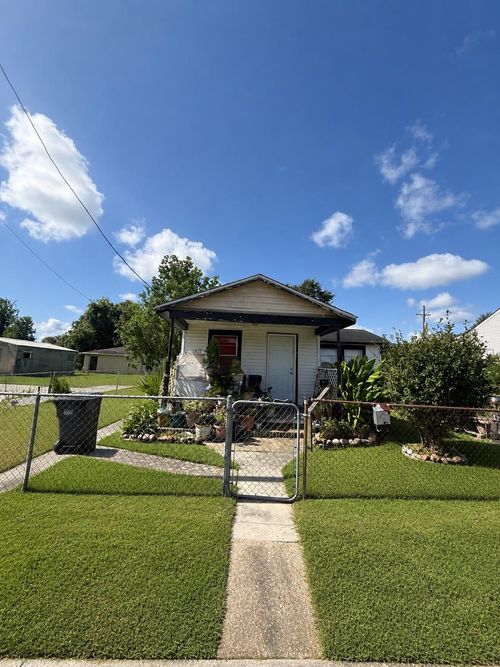 625 Hobson St, Houma, LA, 70360-4129 | Card Image