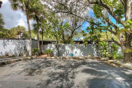 16332-16332 Oak Walk, Miami Lakes, FL, 33014-6022 | Card Image