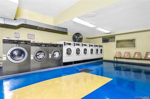 apt-233-13915 83rd Ave, Jamaica, NY, 11435-1517 | Card Image