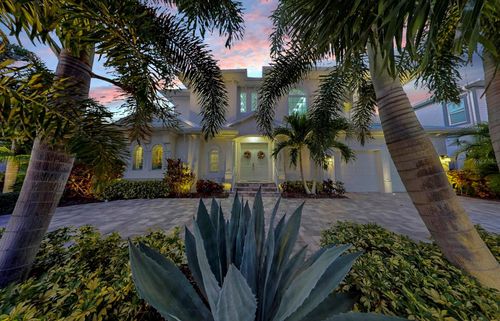 701 Pinckney Dr, APOLLO BEACH, FL, 33572-3461 | Card Image