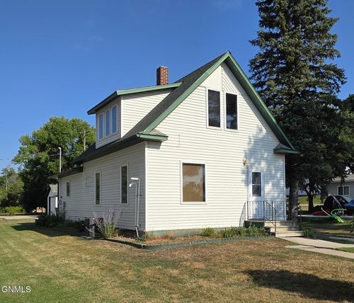 109 5th St, Kathryn, ND, 58049-4004 | Card Image