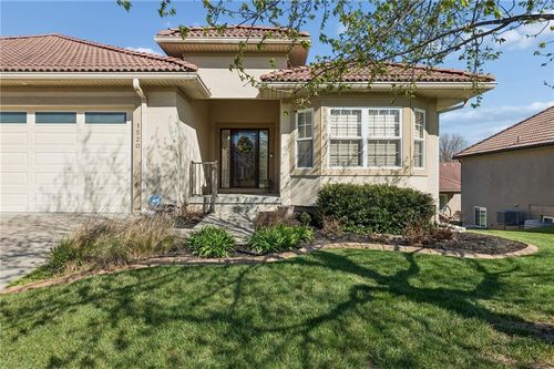 1520 Sw Antiquity Drive, Lees Summit, MO, 64081 | Card Image