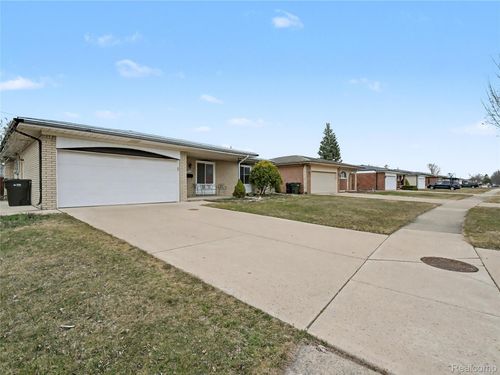 36458 Jeffrey Dr, Sterling Heights, MI, 48310-4361 | Card Image