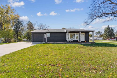 2621 University Ave, Waterloo, IA, 50701-3331 | Card Image