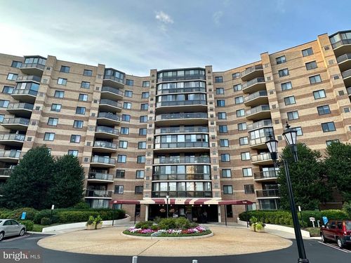unit-925-8380 Greensboro Dr, MCLEAN, VA, 22102-5142 | Card Image