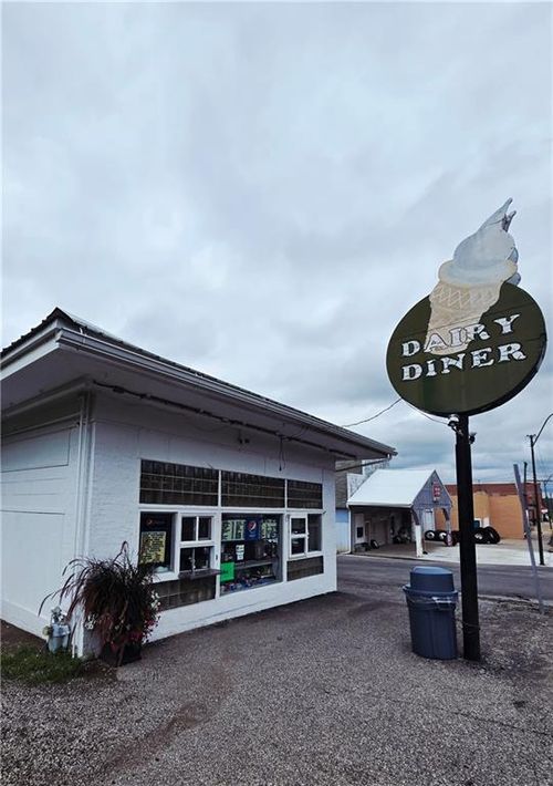 301 E Main St, Fairfax, MO, 64446-9312 | Card Image