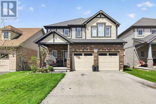 7773 Clendenning St, Niagara Falls, ON, L2G0H2 | Card Image