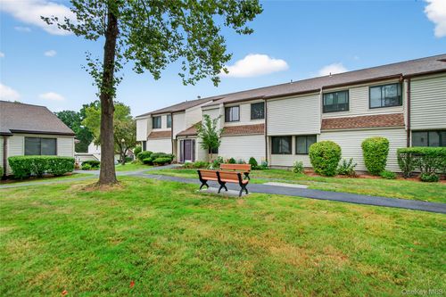 apt-b-41 Jefferson Oval, Yorktown Heights, NY, 10598-1308 | Card Image