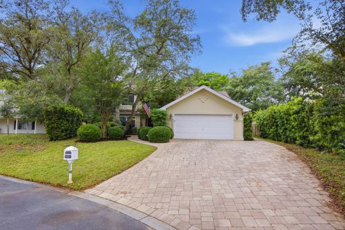 2807 Lee Trevino Ct, Shalimar, FL, 32579-2222 | Card Image
