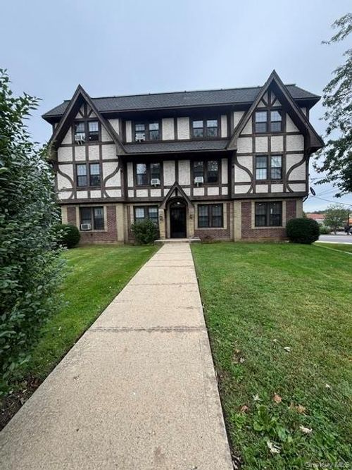 3a-28 W Neck Road, Huntington, NY, 11743 | Card Image