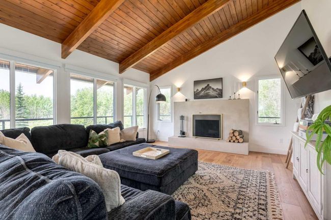 11 Grove Lane, House other with 5 bedrooms, 3 bathrooms and 8 parking in Rocky View County AB | Image 4