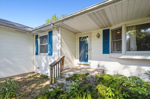 502 Woodland, Buchanan, MI, 49107-8431 | Card Image