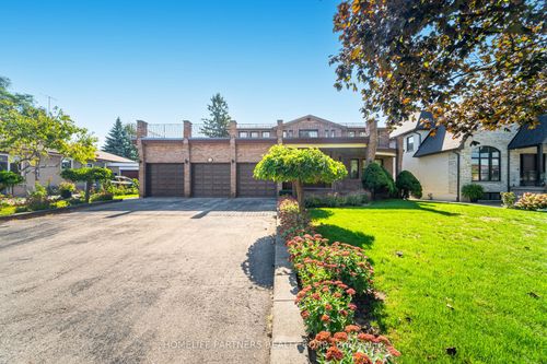 55 Wallasey Ave, North York, ON, M9M1E1 | Card Image