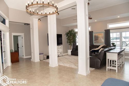 18420 Timber Ave, Bloomfield, IA, 52537-8130 | Card Image