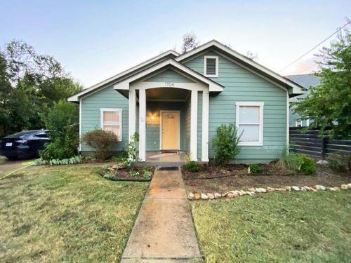 1704 S College St, Georgetown, TX, 78626-7064 | Card Image