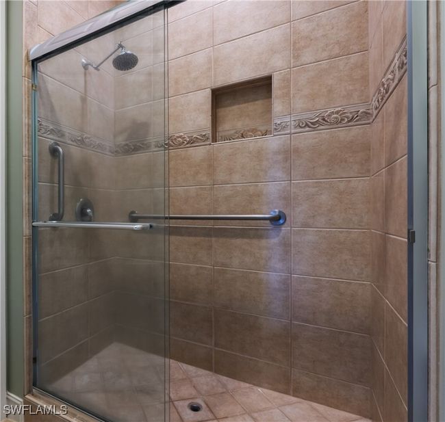 APT-201 - 5021 Maxwell Cir, Condo with 4 bedrooms, 3 bathrooms and null parking in NAPLES FL | Image 18