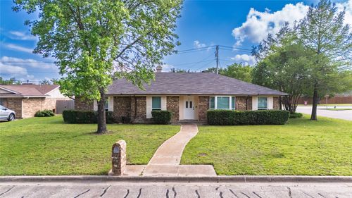 2008 Peacock Ln, Greenville, TX, 75402-3228 | Card Image