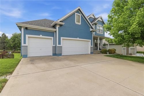 1205 Wiltshire Blvd, Raymore, MO, 64083-8345 | Card Image