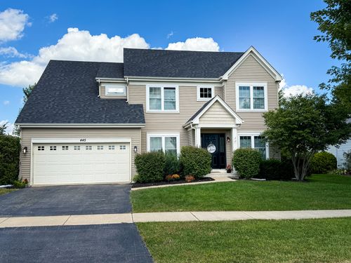 445 E Becker Pl, Sycamore, IL, 60178-2935 | Card Image