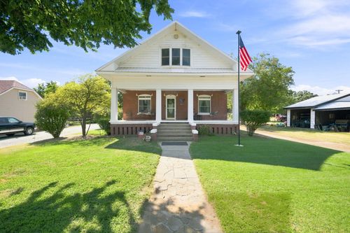 211 N Plum St, Argonia, KS, 67004-8833 | Card Image