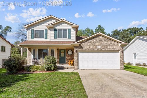 2414 Harrison Ave, Rochester Hills, MI, 48307-4741 | Card Image