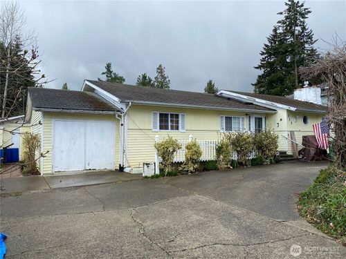 lower-313 Ne 185th St, Shoreline, WA, 98155-2104 | Card Image