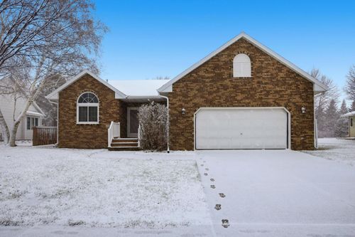 1202 41st Ave N, Fargo, ND, 58102-5312 | Card Image