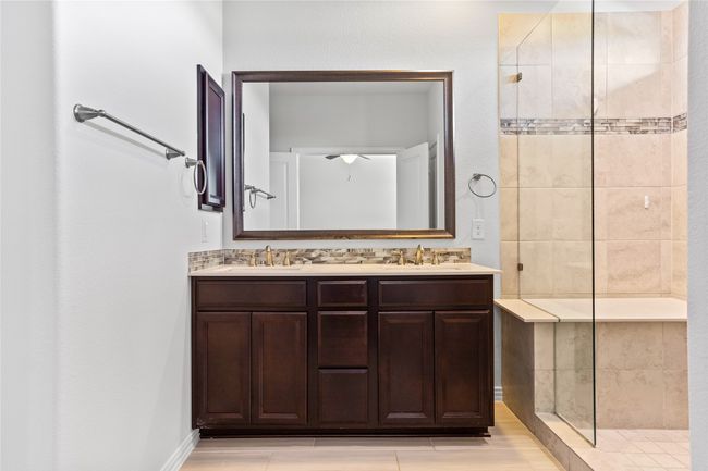 Double Vanity | Image 18
