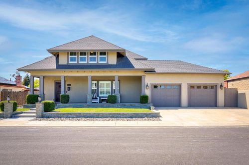 747 Palm Ave, Ripon, CA, 95366-2655 | Card Image